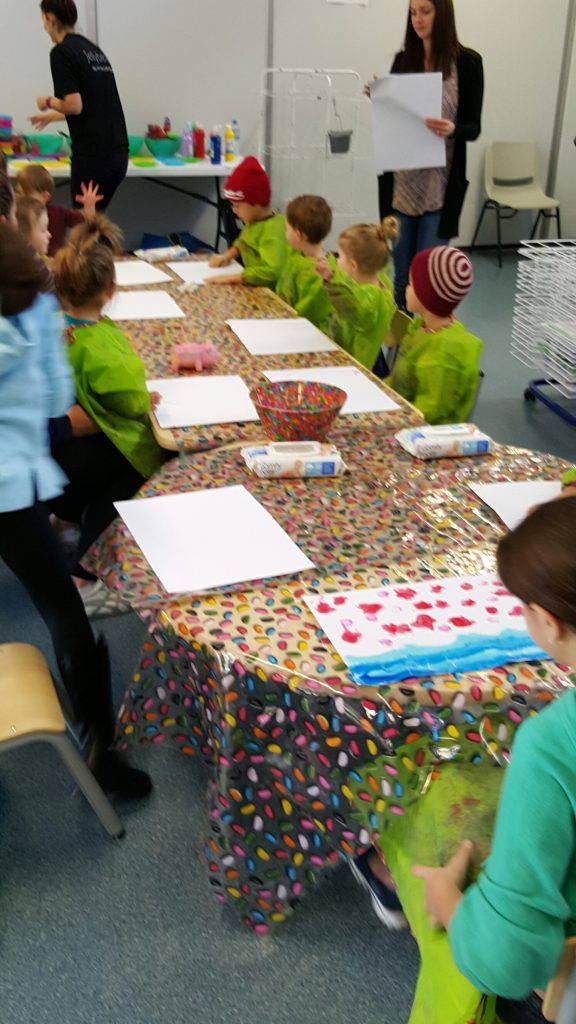 children at jellybeanstreet art session at meerilinga high wycombe during the school holidays
